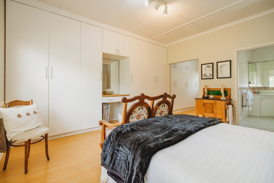 5 Bedroom Property for Sale in Heather Park Western Cape